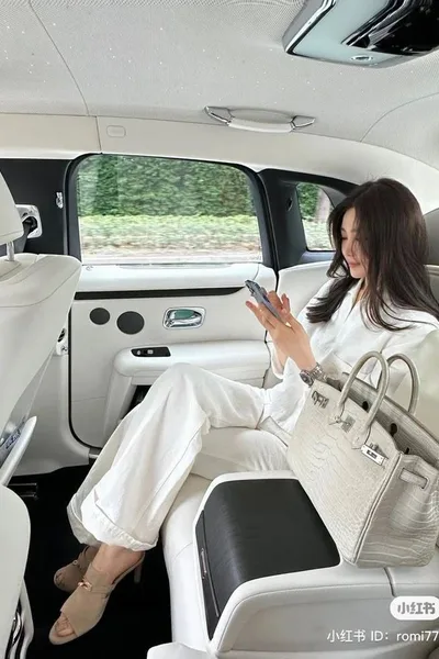 Tôi Là Người Anh Không Thể Với Tới